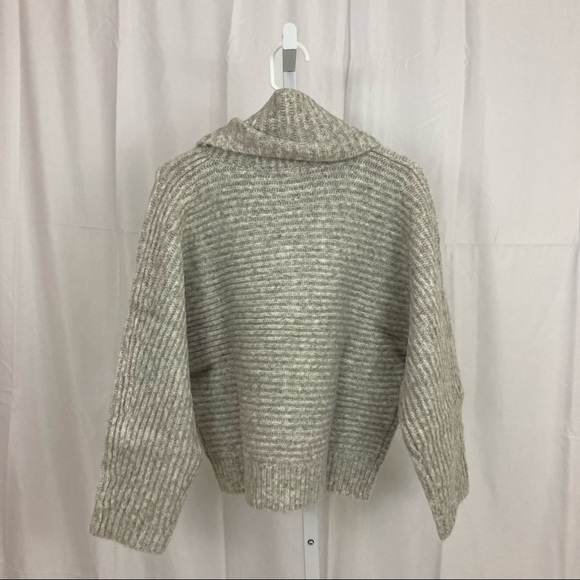 Leith Nordstrom NEW Womens Size Medium Gray Soft Turtleneck Sweater NWT - Picture 7 of 7